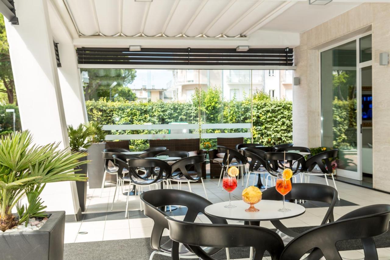 Hotel & Aparthotel Carinthia S Lido di Jesolo Exterior photo